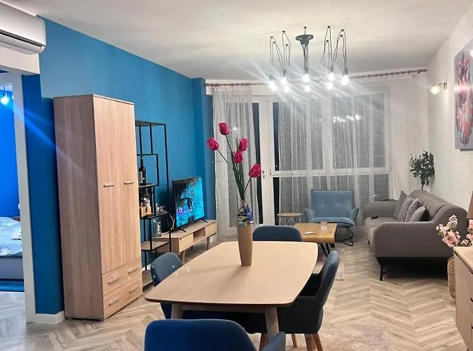 Apartament In Town *